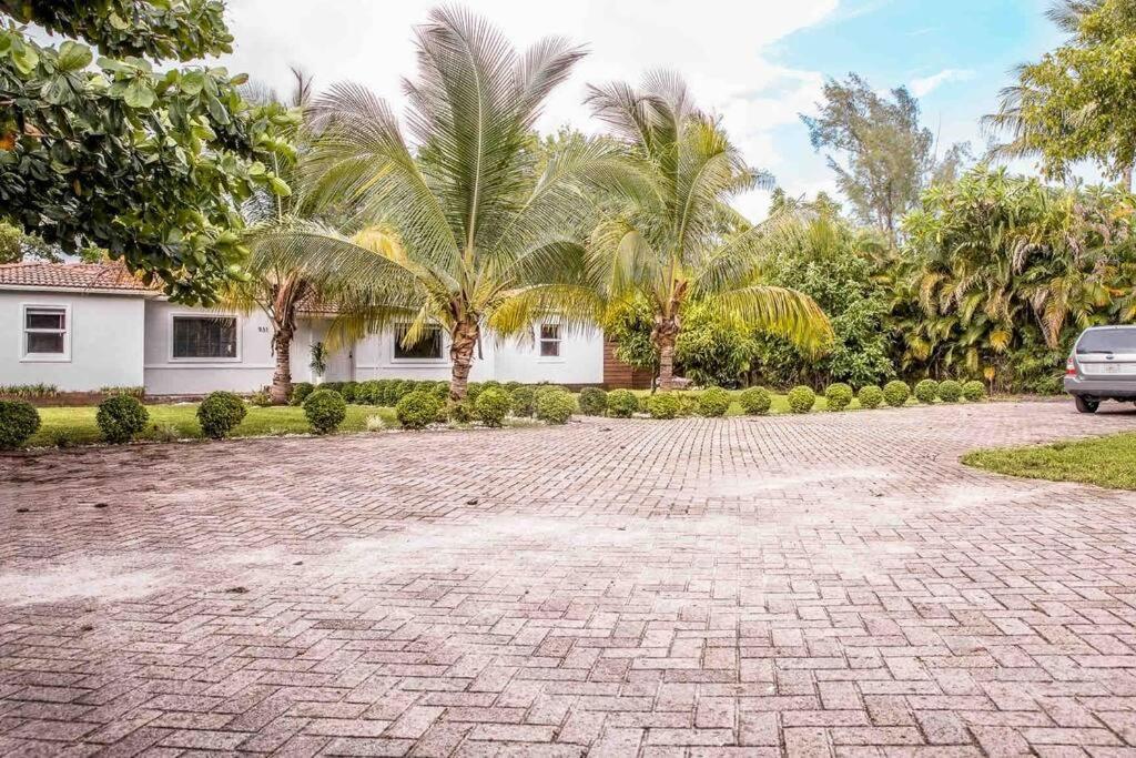 Hot Tub House On Golf Course! 10 Mins To The Beach Miami Bagian luar foto