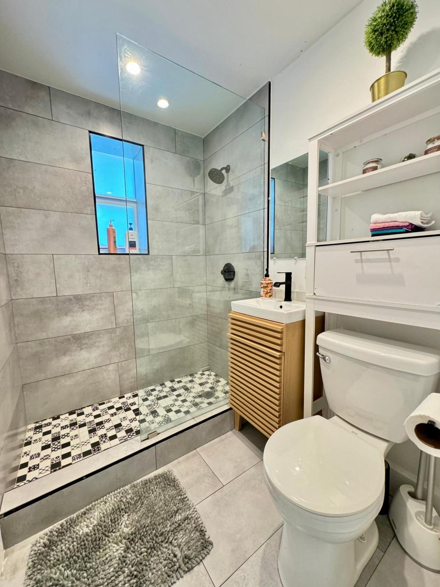 Hot Tub House On Golf Course! 10 Mins To The Beach Miami Bagian luar foto